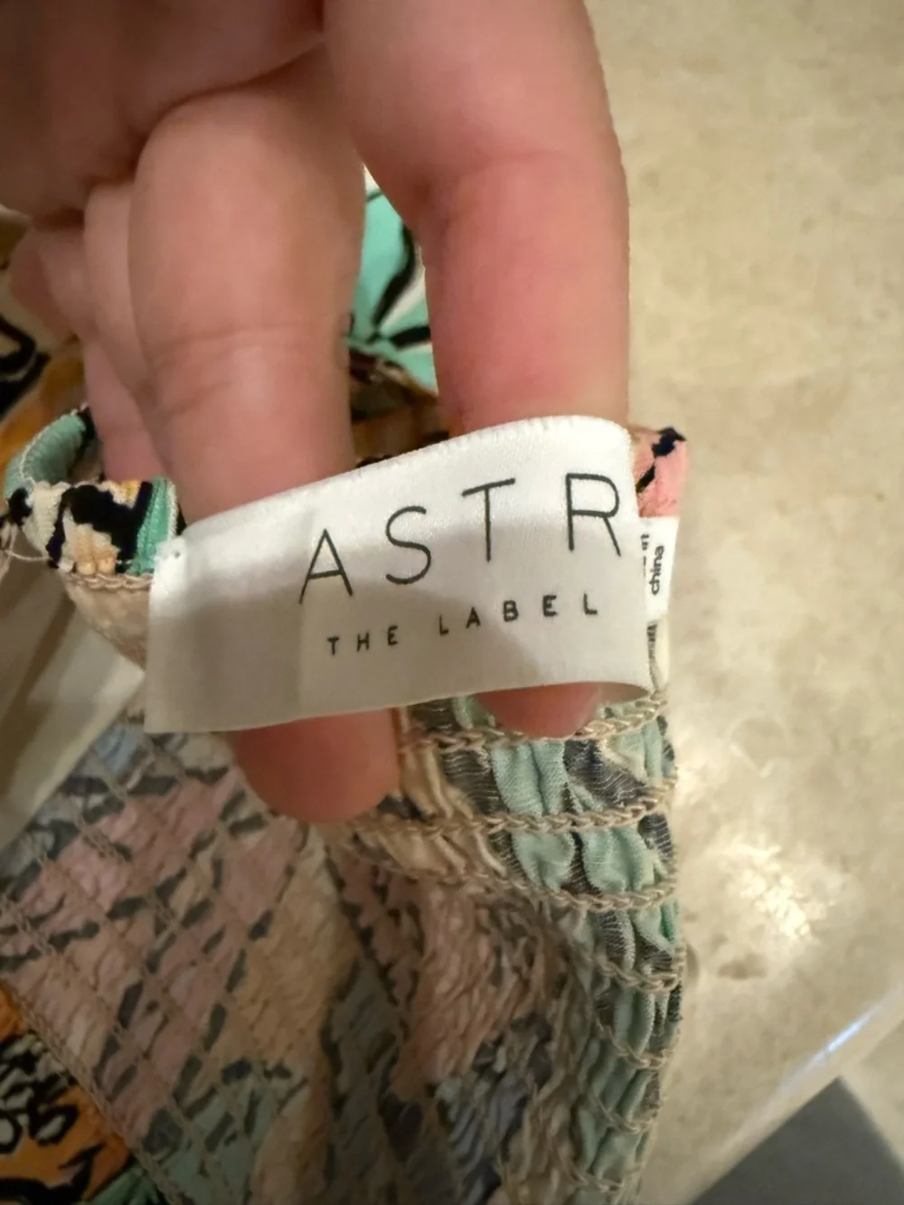 ASTR The label Covina in tropical papaya One-shoulder crop pastel yellow size M - Picture 13 of 14